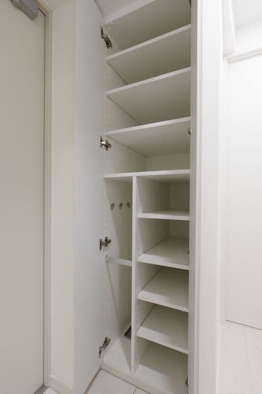 Room image 12