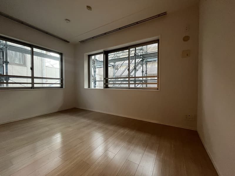 Room image 10