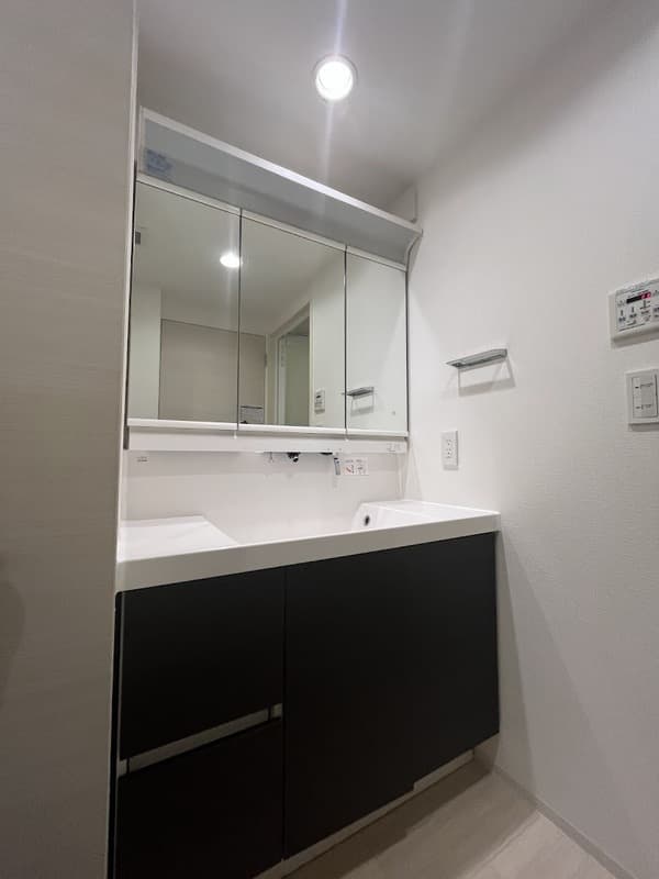 Room image 16