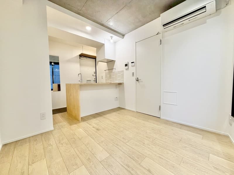 Room image 11