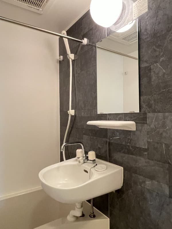 Room image 10