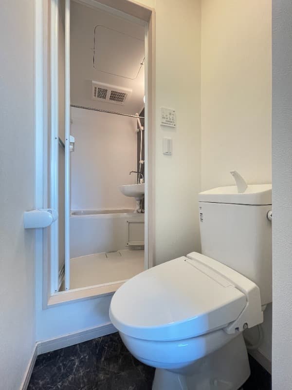 Room image 11
