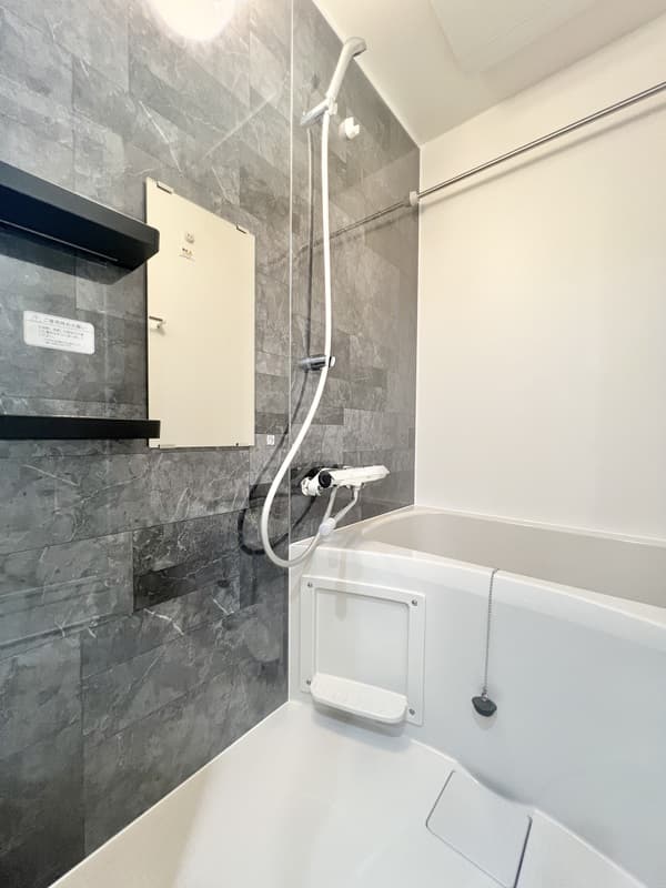 Room image 11