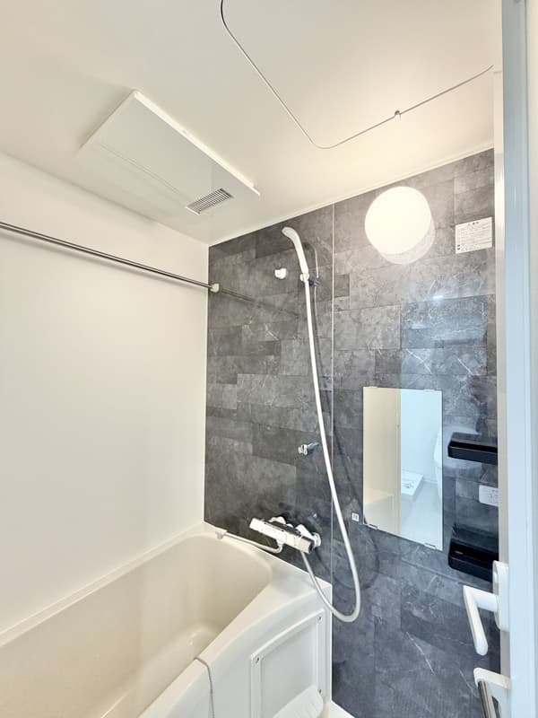 Room image 15