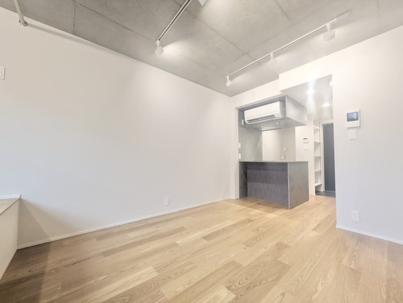 Room image 11