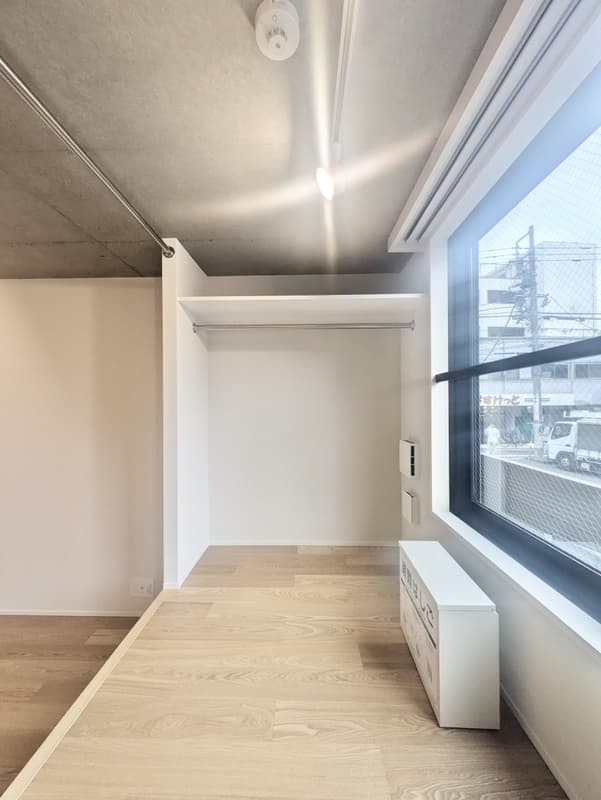 Room image 12