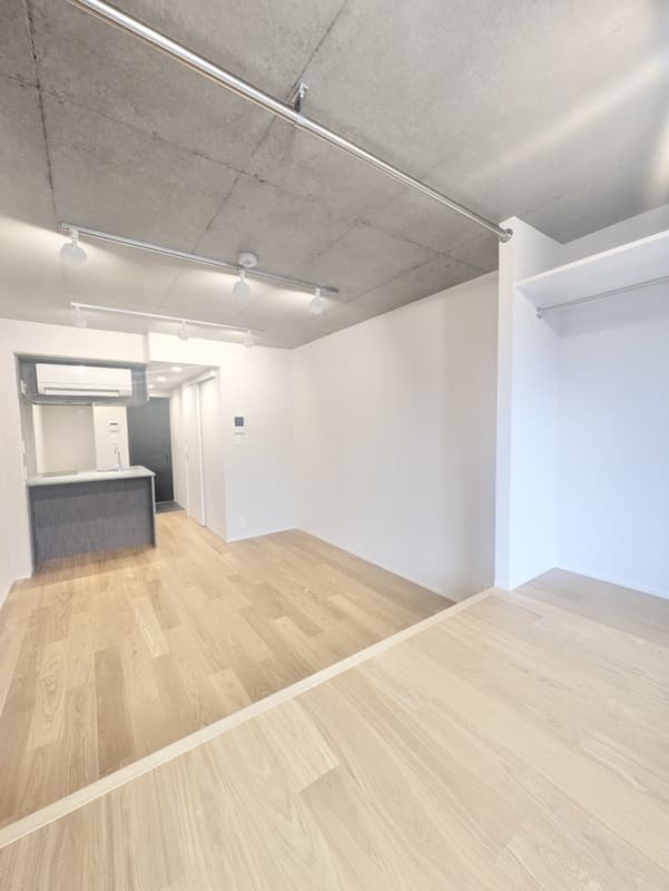 Room image 13