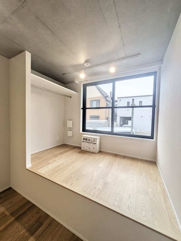 Room image 8