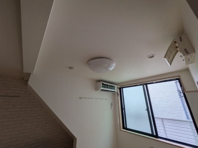 Room image 10