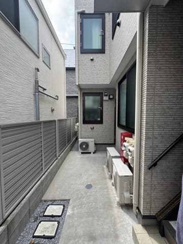 Room image 16