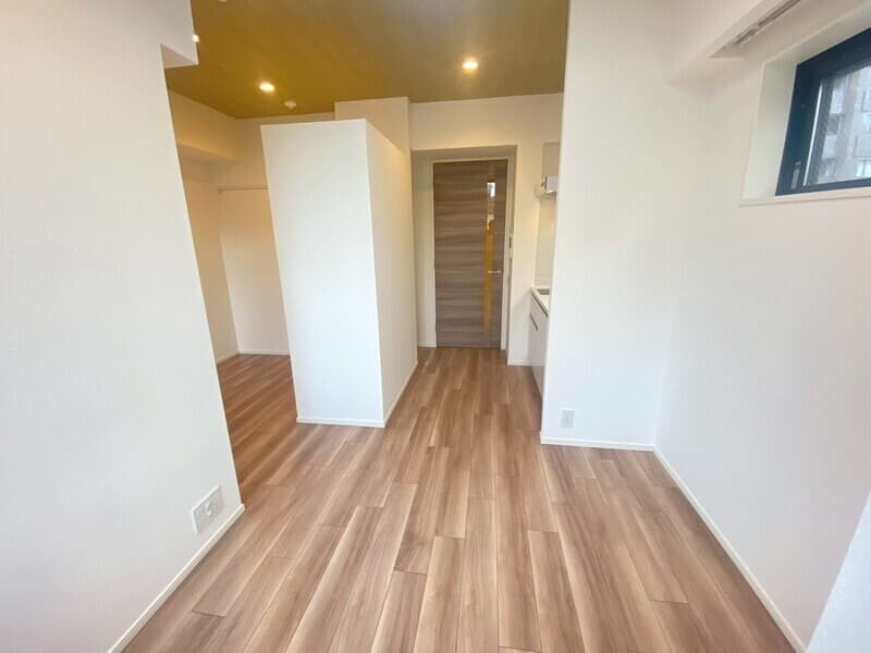 Room image 12