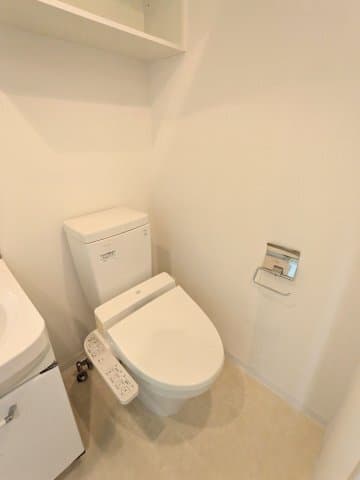 Room image 8