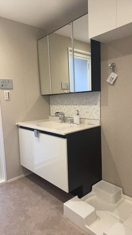 Room image 12