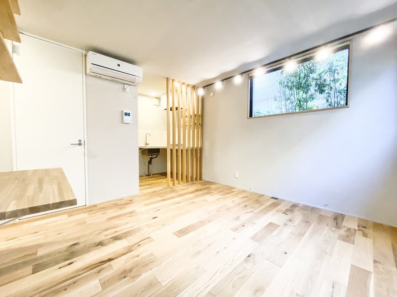 Room image 8