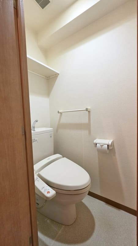 Room image 8