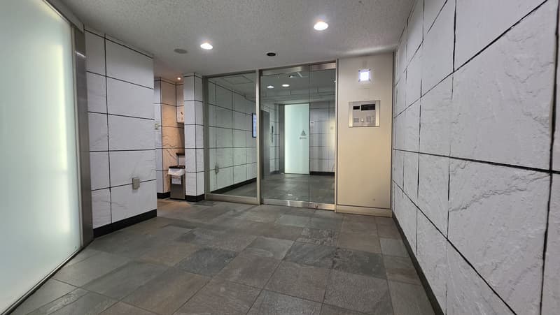 Room image 15