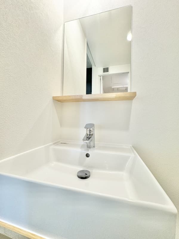Room image 13
