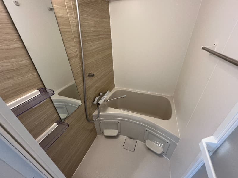 Room image 8