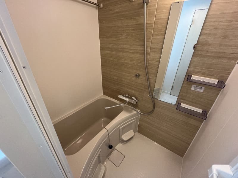 Room image 8