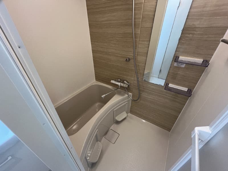 Room image 8