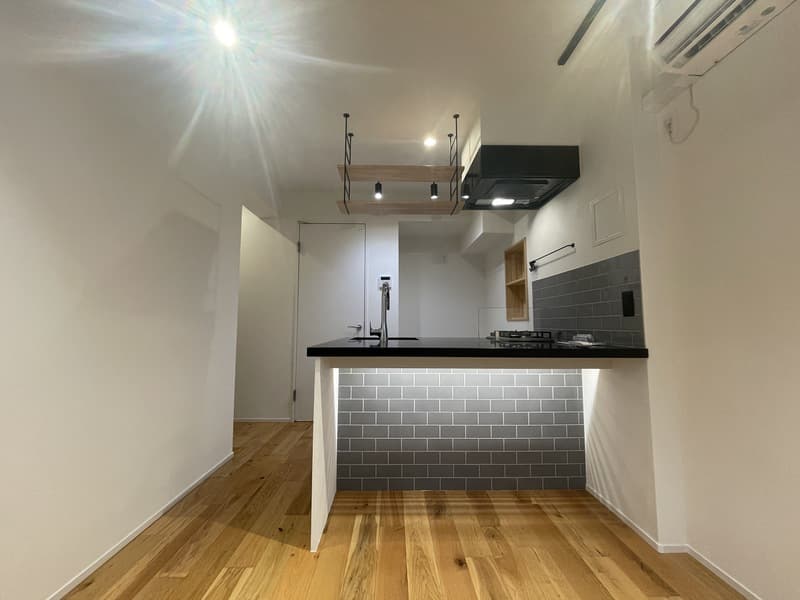 Room image 8