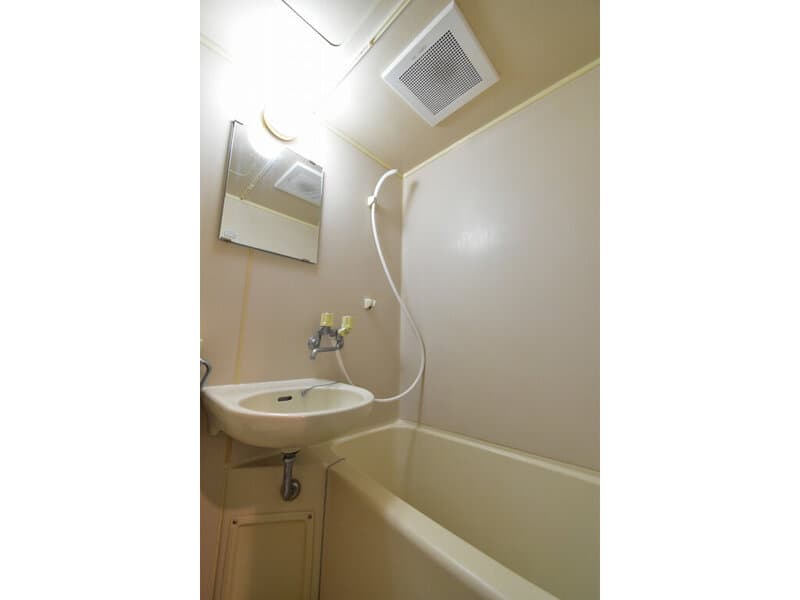 Room image 12