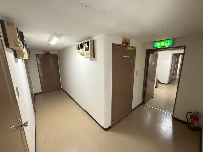 Room image 12