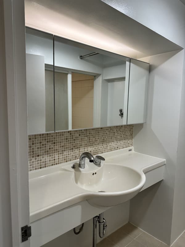 Room image 13