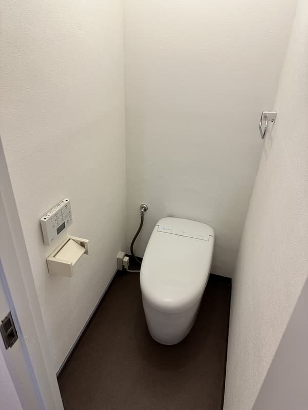 Room image 15
