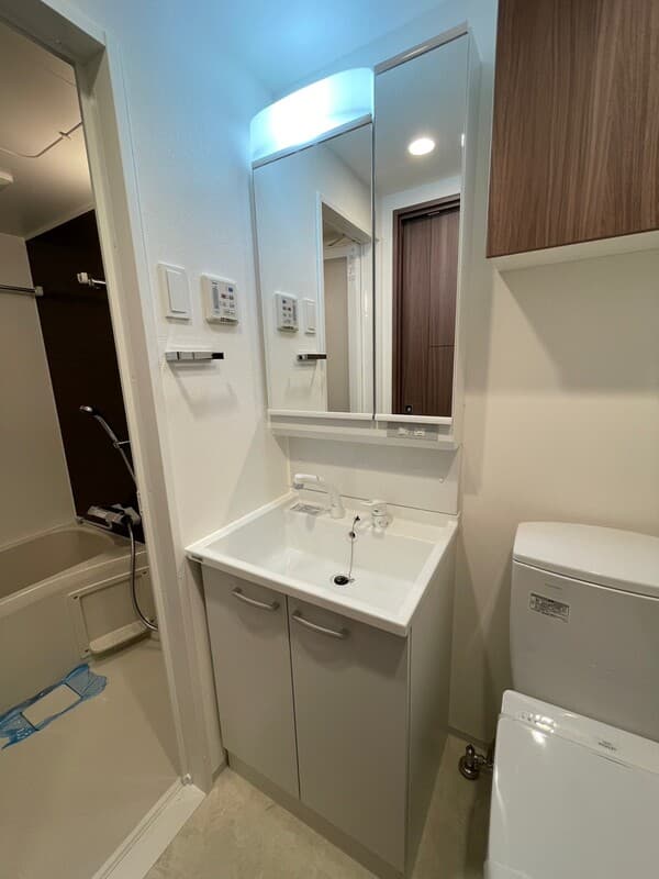 Room image 8