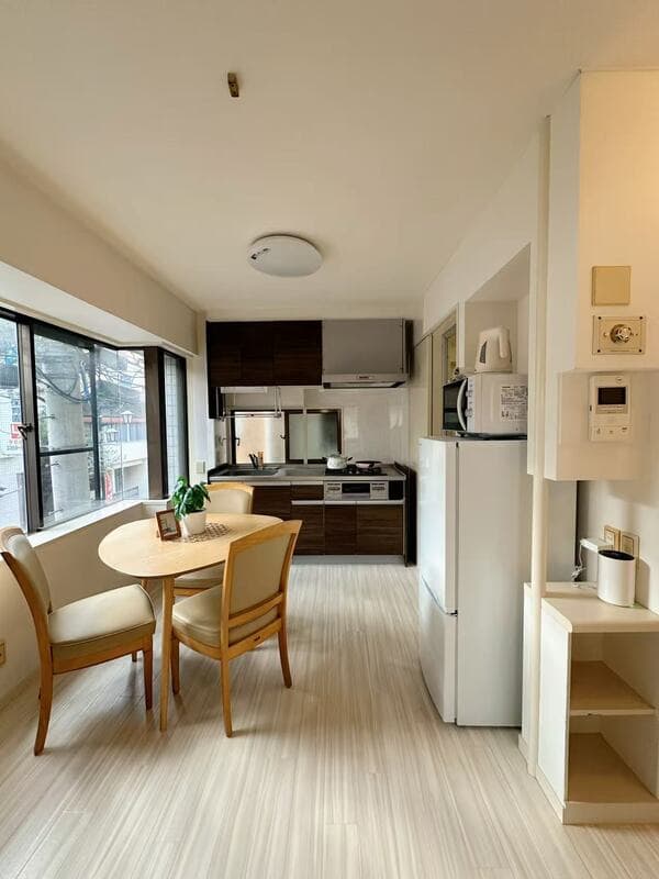 Room image 10