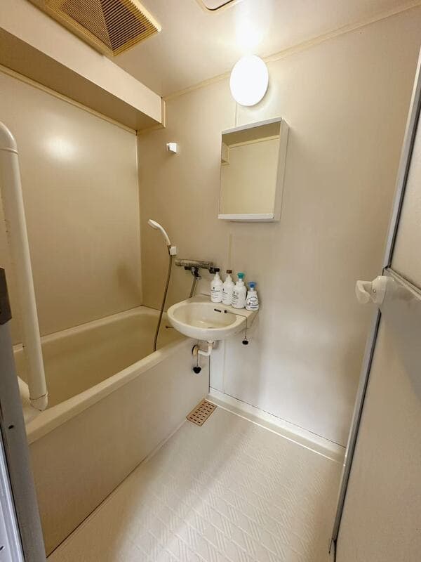 Room image 11