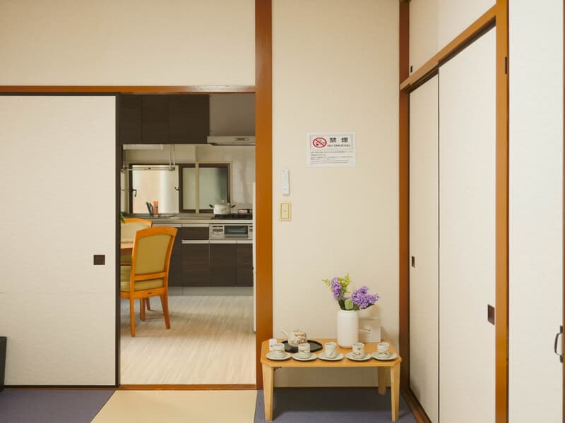 Room image 8