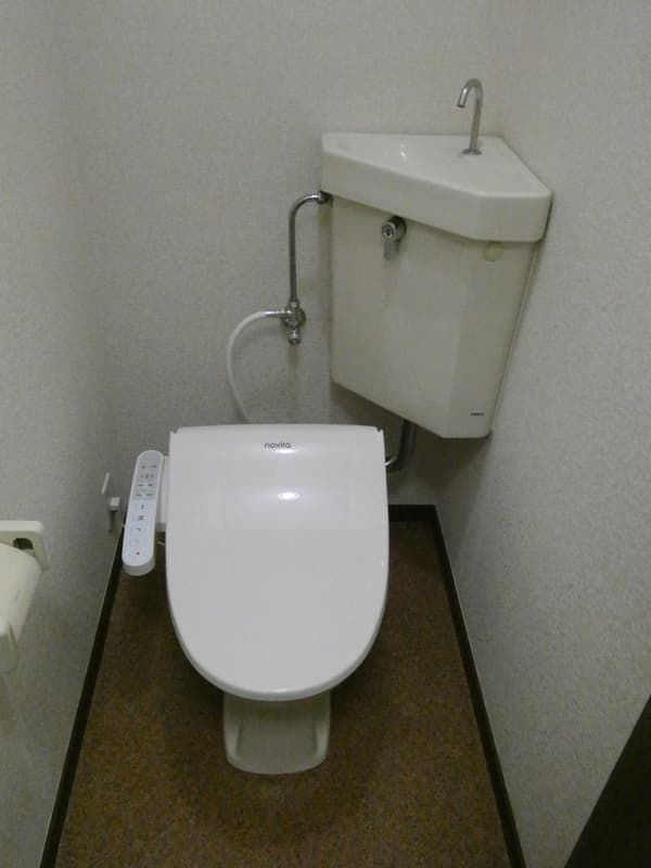 Room image 9