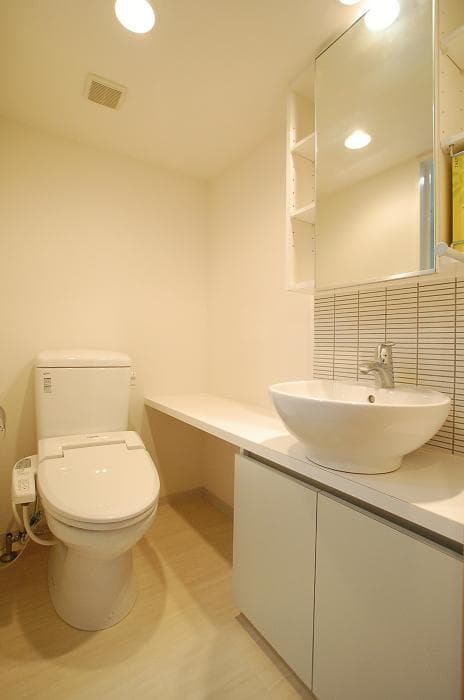 Room image 8