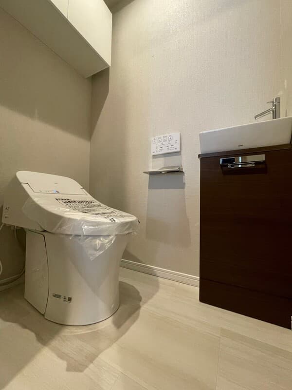 Room image 8