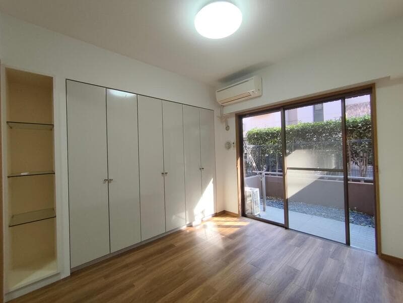 Room image 15