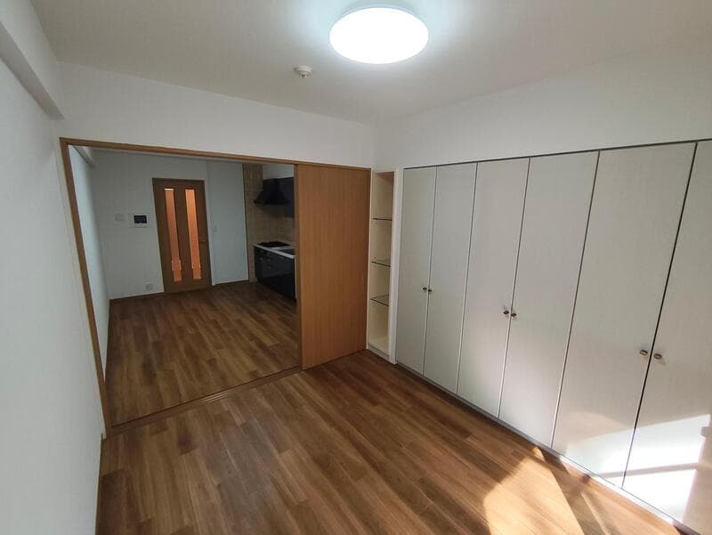 Room image 9