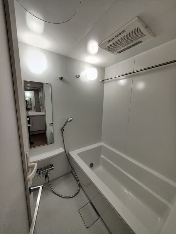 Room image 12
