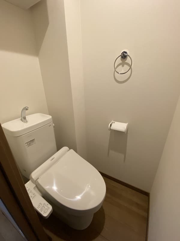 Room image 8