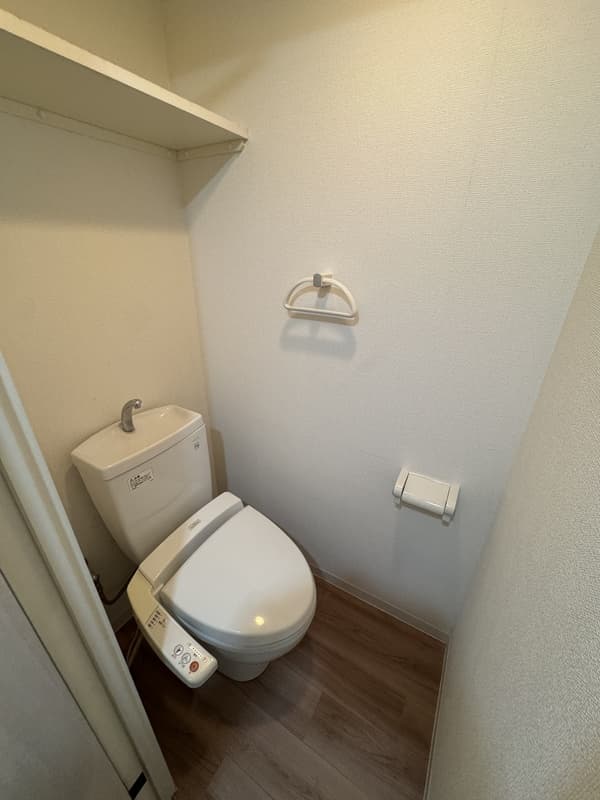 Room image 10