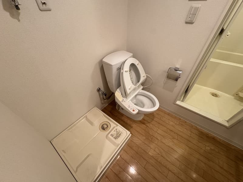 Room image 8