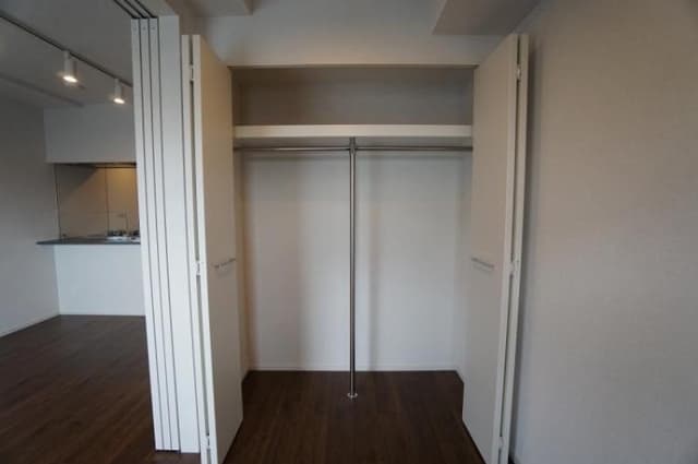 Room image 12