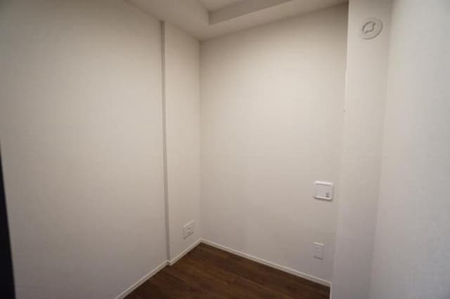 Room image 16
