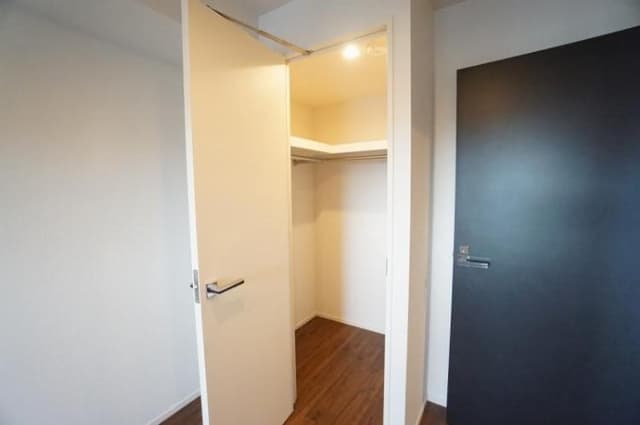 Room image 15