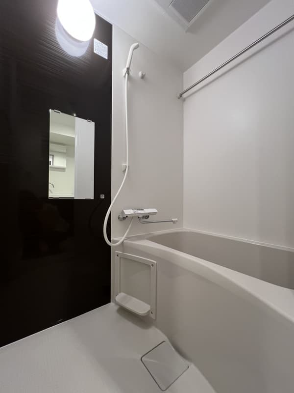 Room image 13