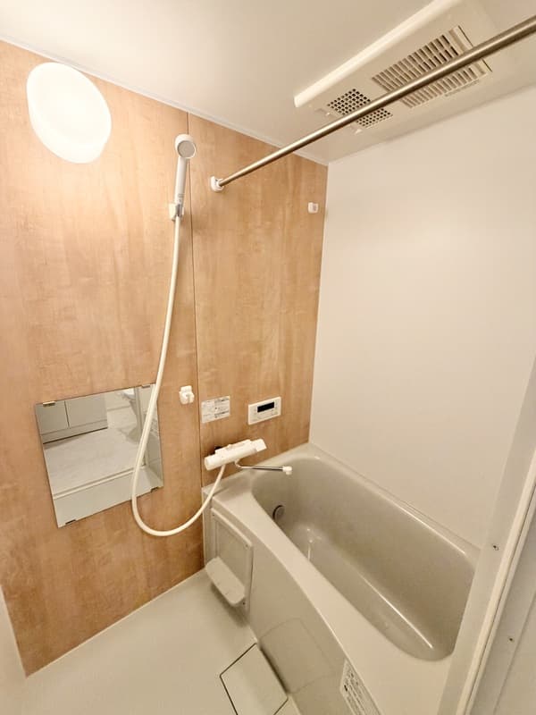 Room image 10