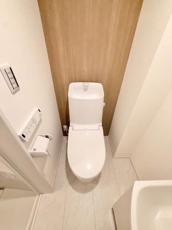 Room image 8