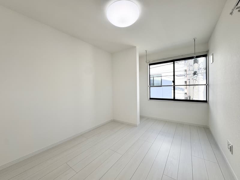 Room image 14