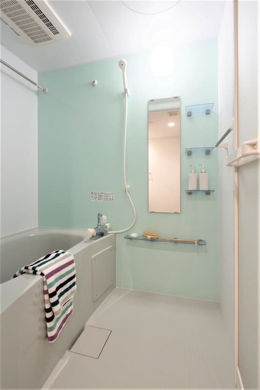 Room image 8